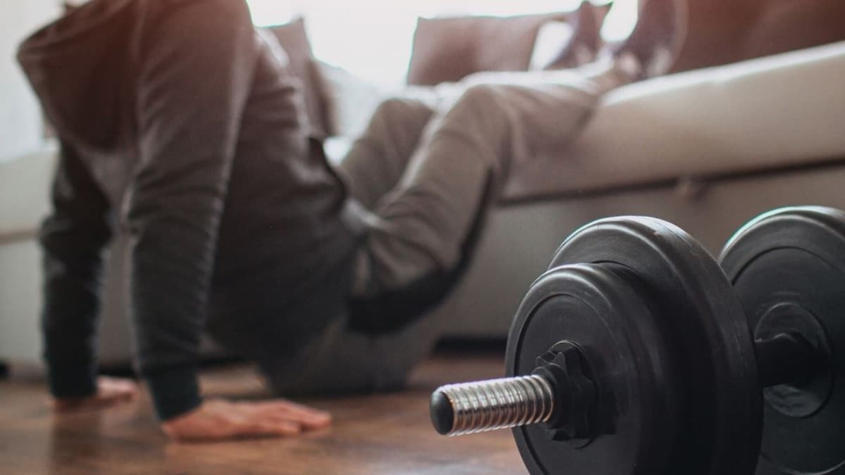Fitness thuis workout quarantaine home gym sporten