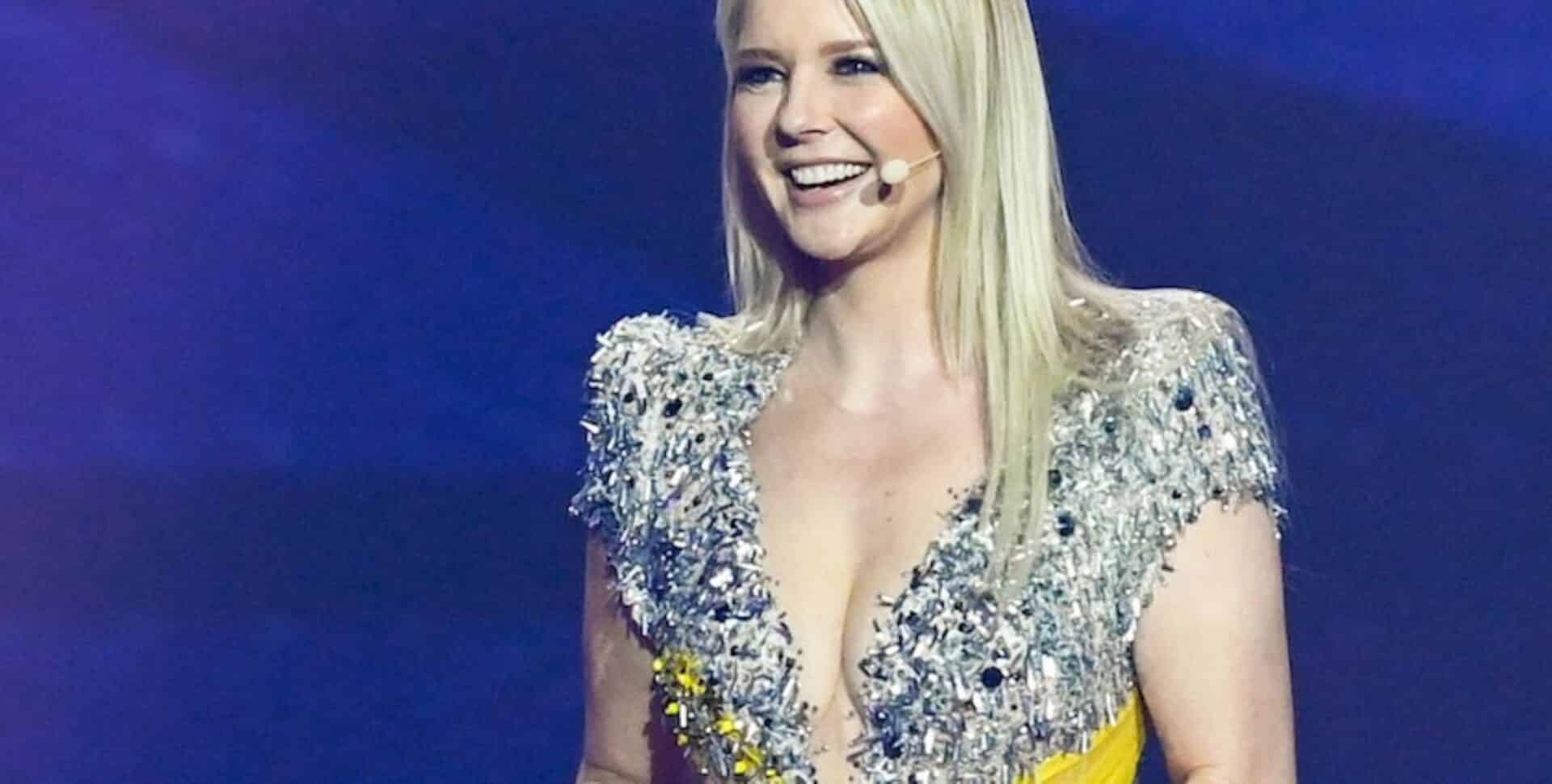 Chantal Janzen eurovisie songfestival jurk